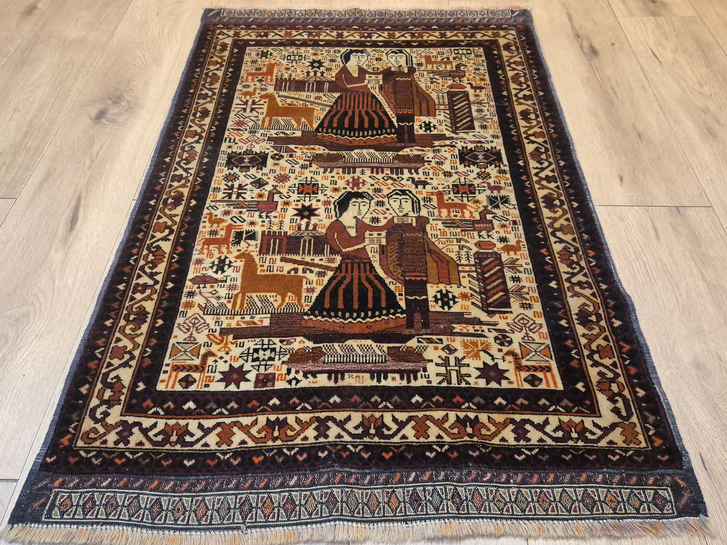 Torbat Belutsch Teppich Wolle figürliche Darstellung handgeknüpft