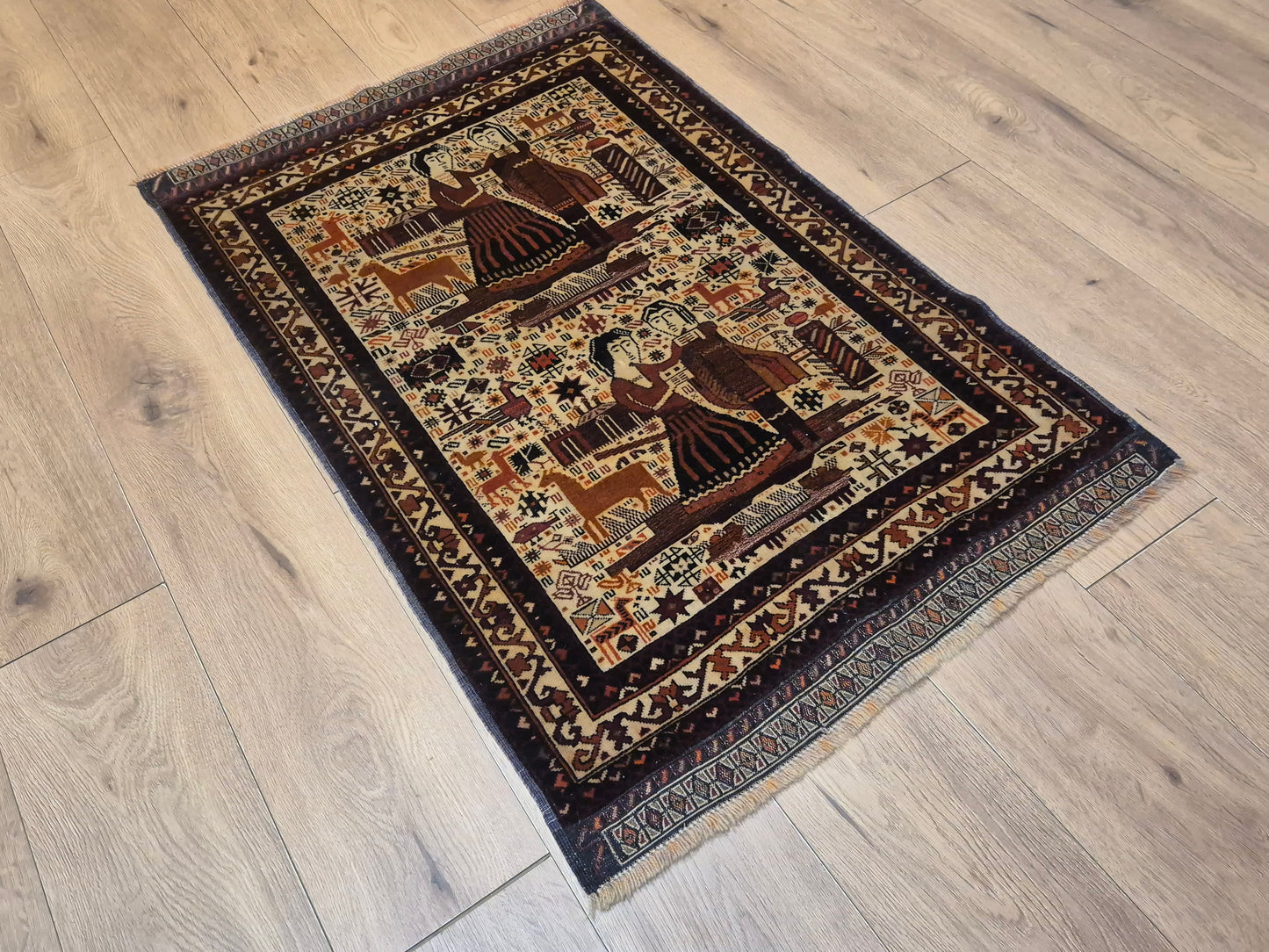 Torbat Belutsch Teppich Wolle figürliche Darstellung handgeknüpft