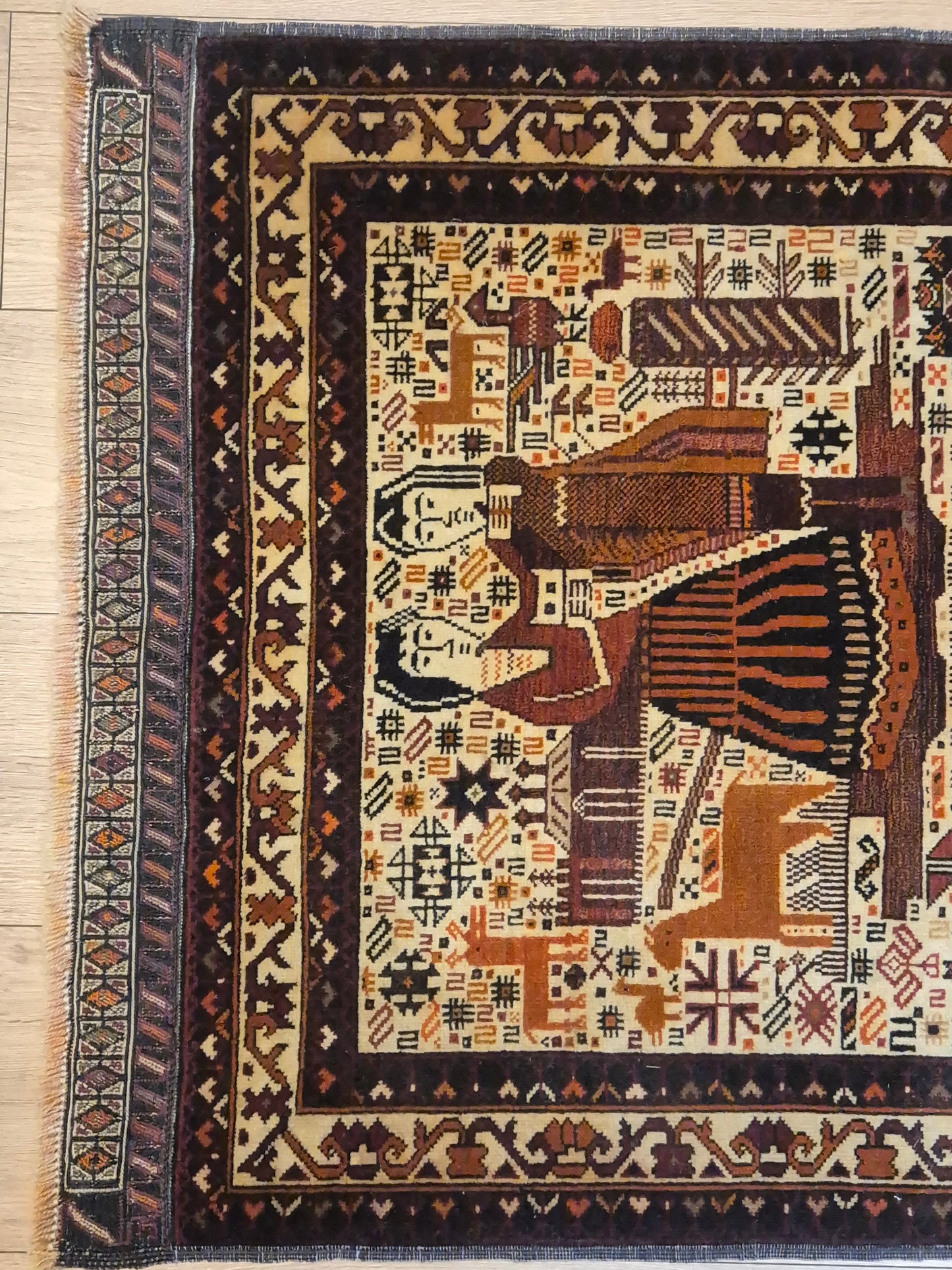 Torbat Belutsch Teppich Wolle figürliche Darstellung handgeknüpft