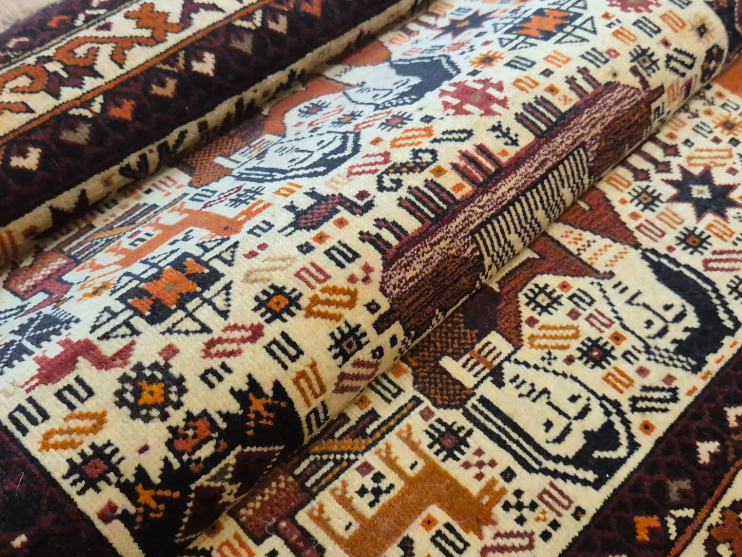 Torbat Belutsch Teppich Wolle figürliche Darstellung handgeknüpft