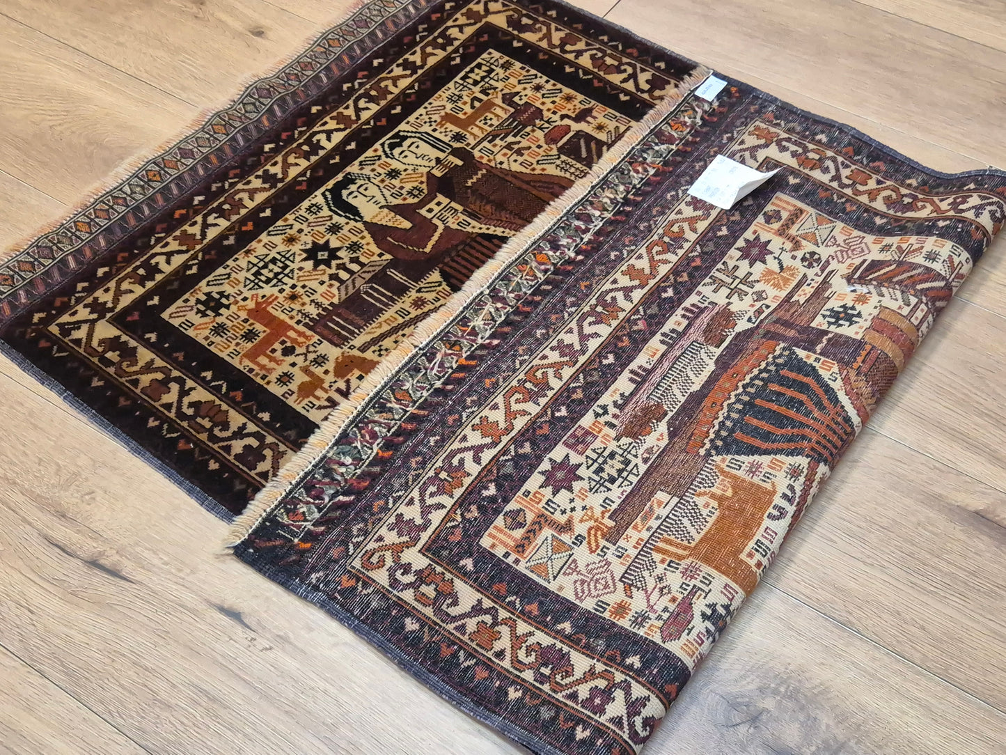 Torbat Belutsch Teppich Wolle figürliche Darstellung handgeknüpft