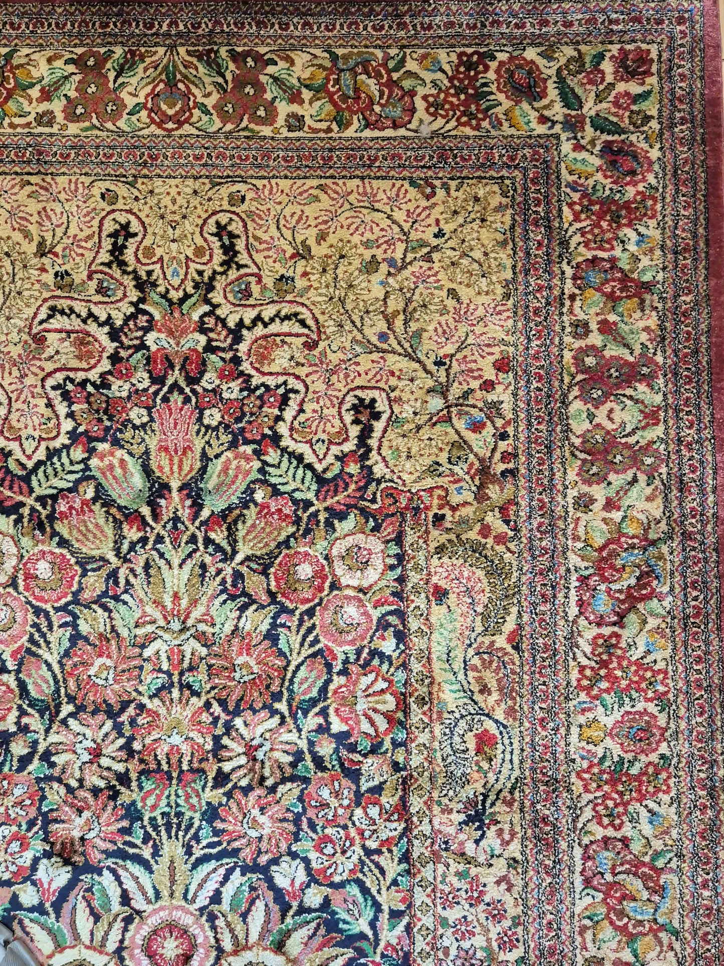 Ghom Teppich Seide auf Seide feine Knüpfung Vase mit Blumen