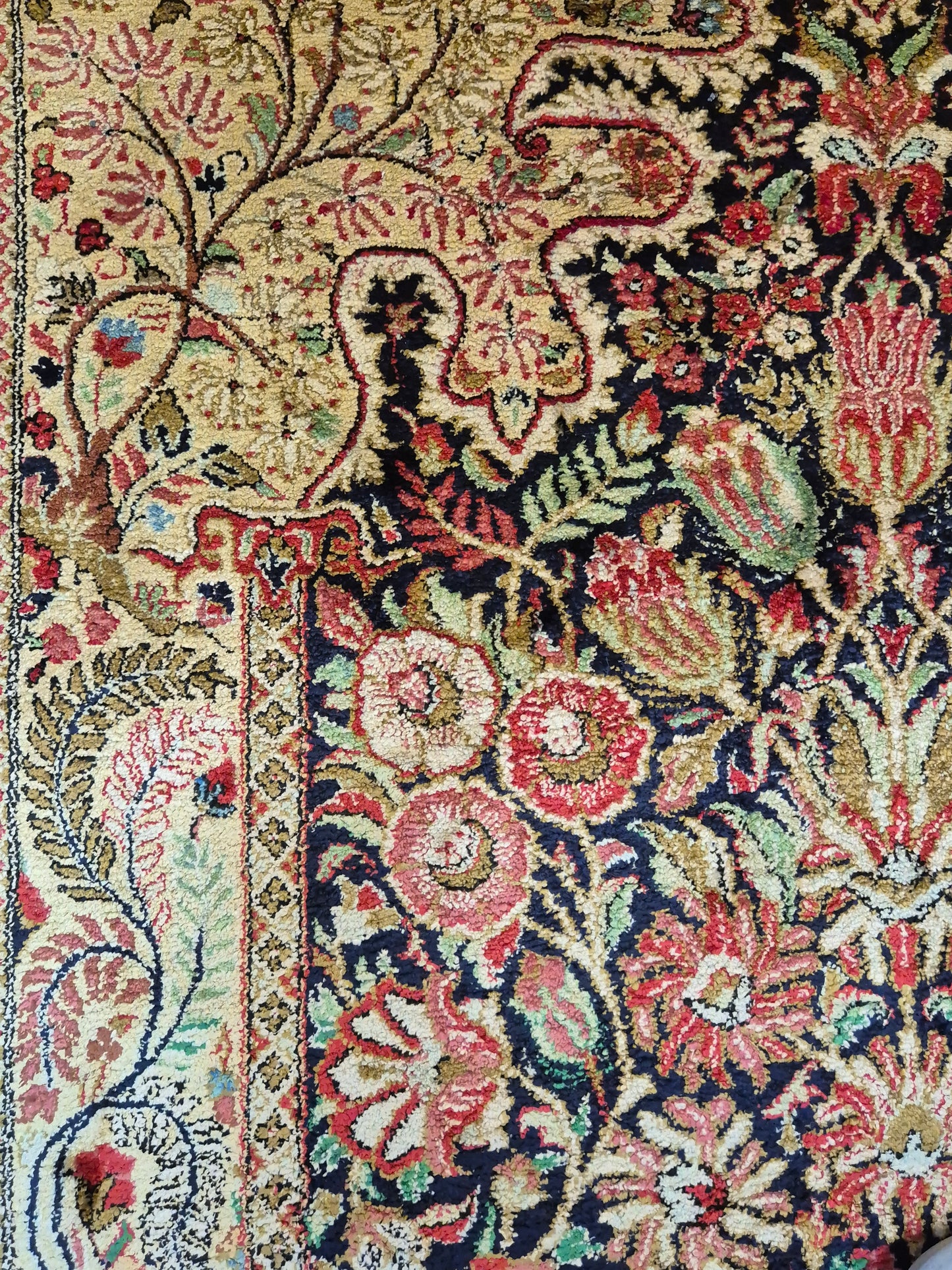 Ghom Teppich Seide auf Seide feine Knüpfung Vase mit Blumen