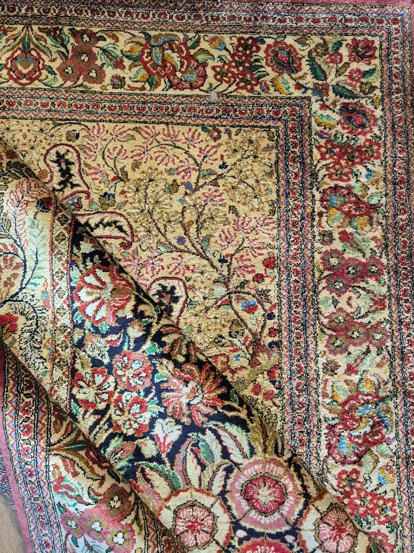 Ghom Teppich Seide auf Seide feine Knüpfung Vase mit Blumen