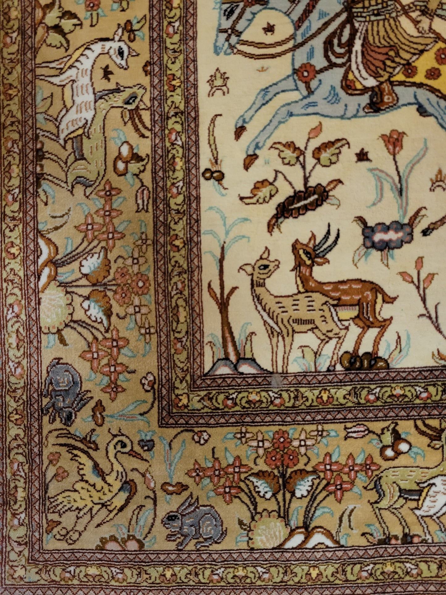 Ghom Seide auf Seide Teppich Jagdmotiv feine Knüpfung signiert