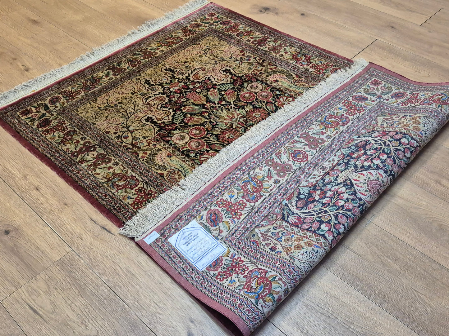 Ghom Teppich Seide auf Seide feine Knüpfung Vase mit Blumen