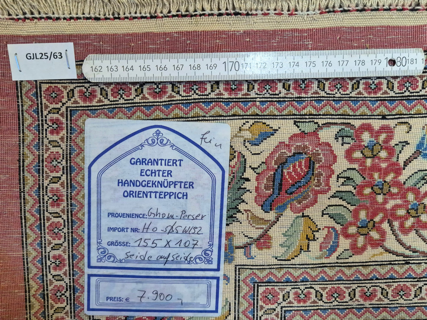 Ghom Teppich Seide auf Seide feine Knüpfung Vase mit Blumen