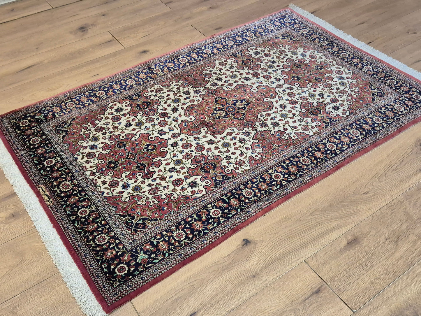 Ghom Teppich Seide auf Seide signiert feine Knüpfung