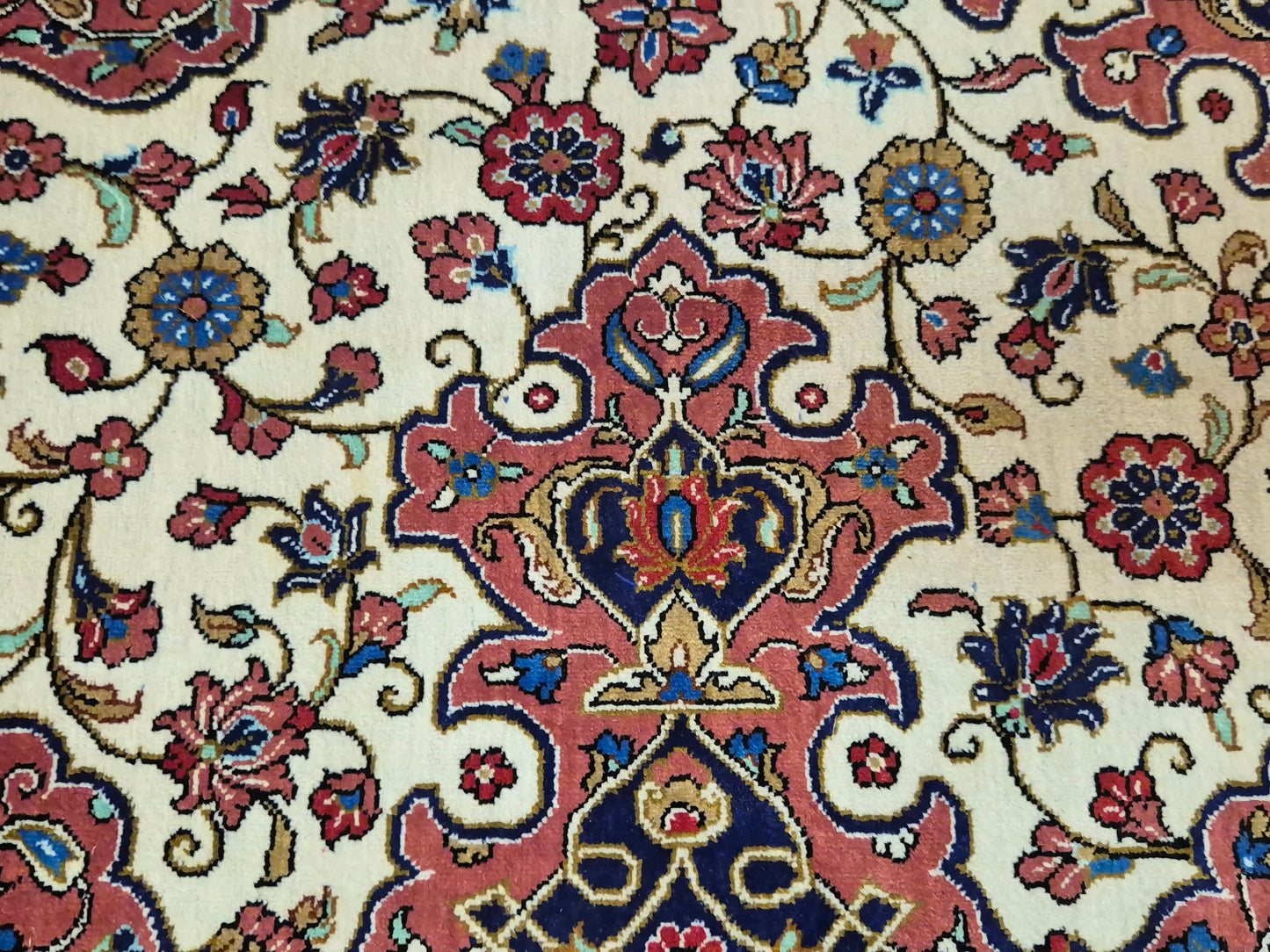 Ghom Teppich Seide auf Seide signiert feine Knüpfung