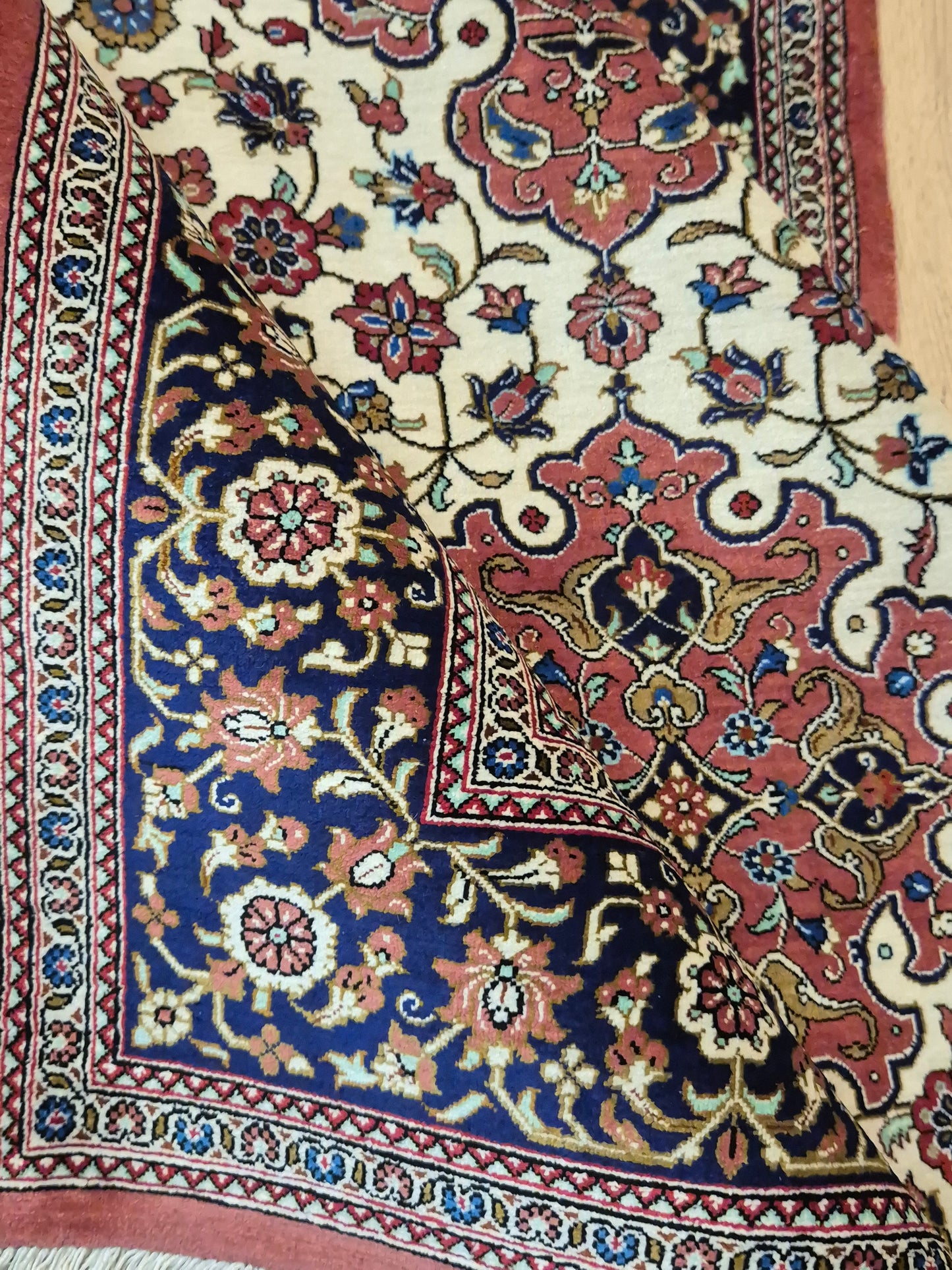 Ghom Teppich Seide auf Seide signiert feine Knüpfung