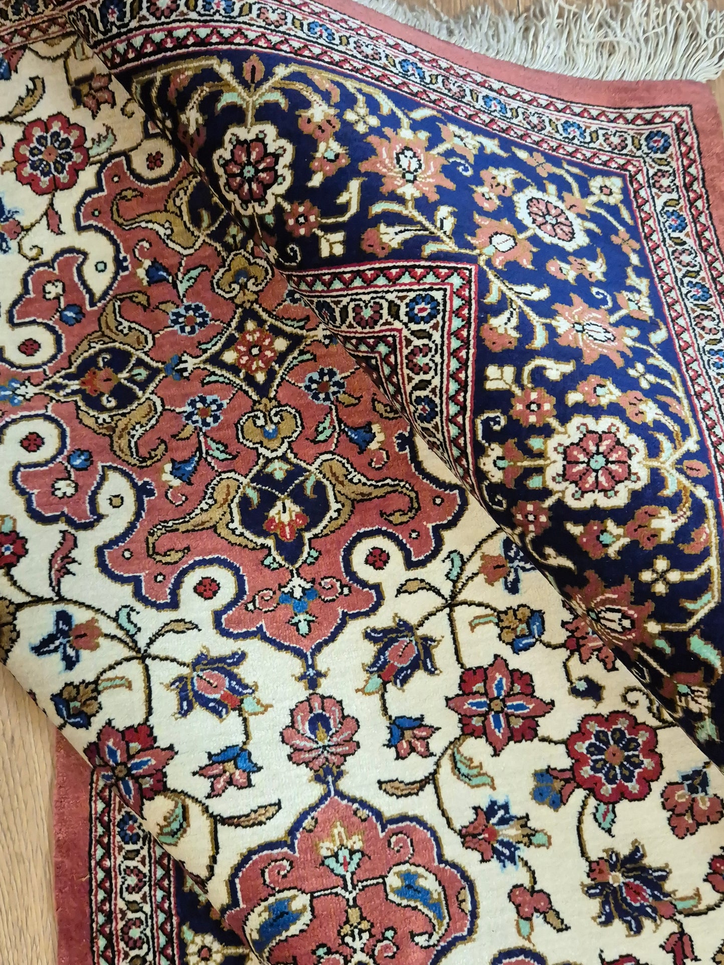 Ghom Teppich Seide auf Seide signiert feine Knüpfung