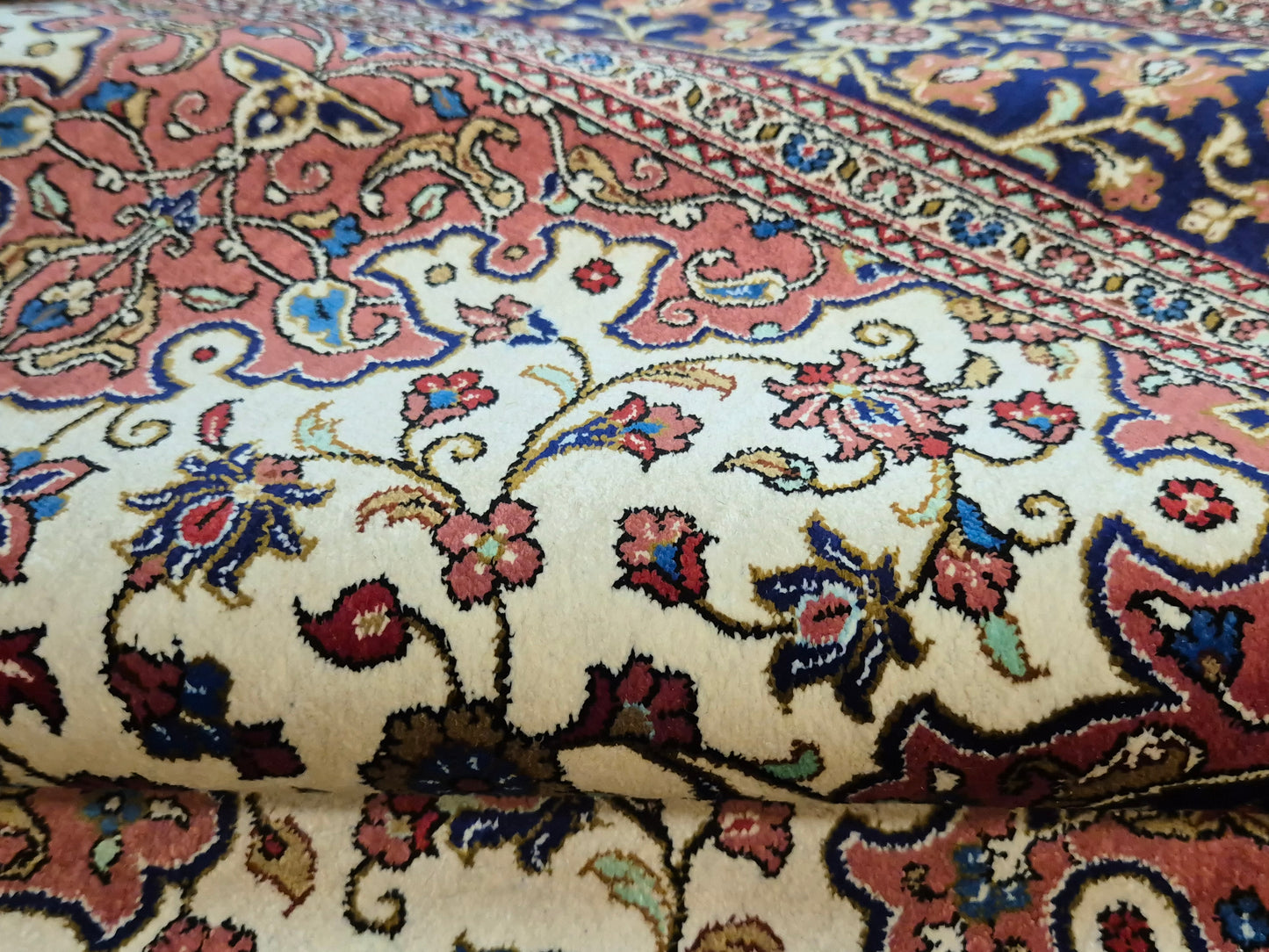 Ghom Teppich Seide auf Seide signiert feine Knüpfung