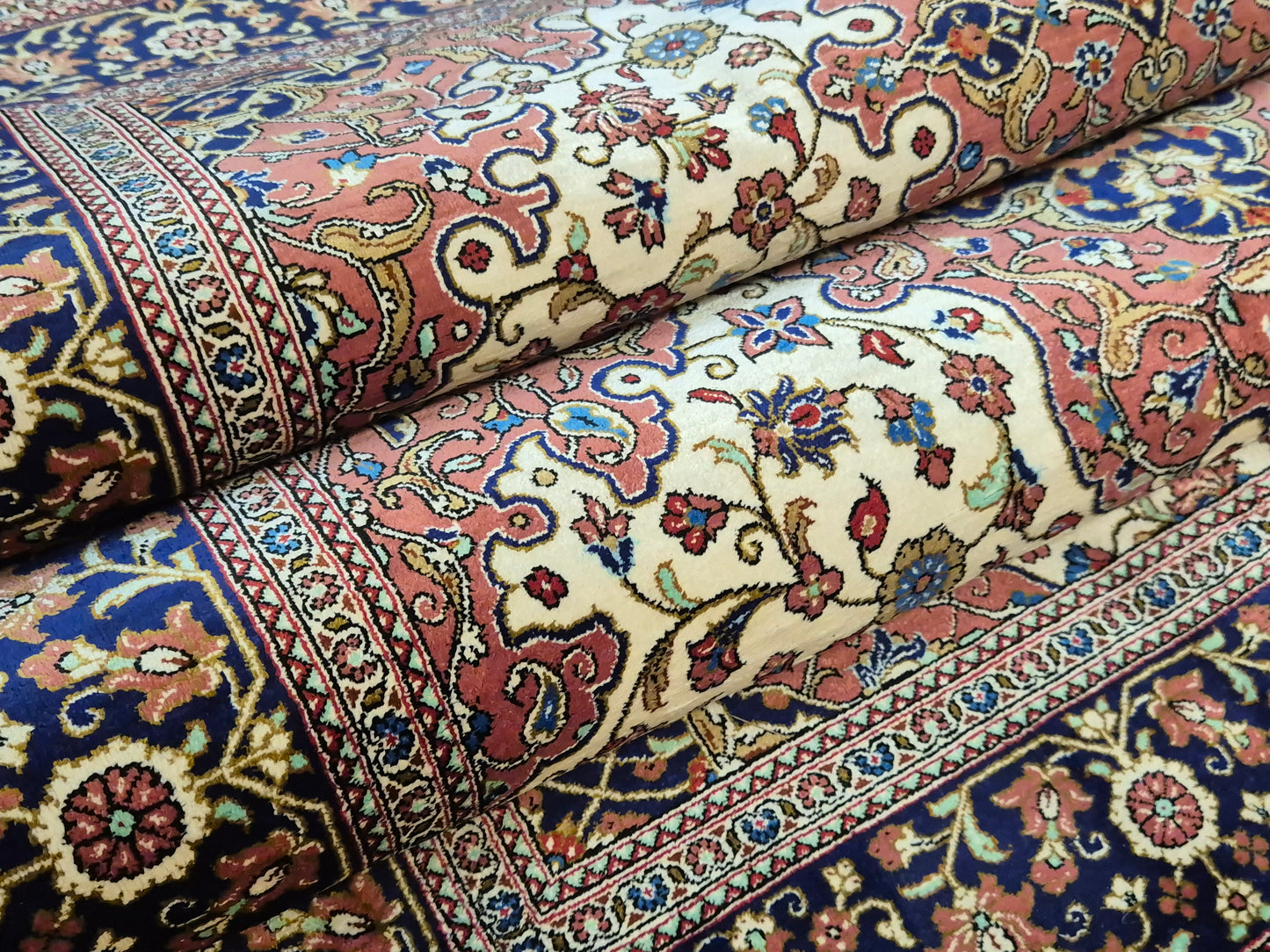 Ghom Teppich Seide auf Seide signiert feine Knüpfung