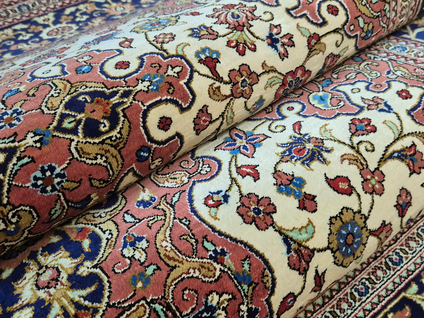 Ghom Teppich Seide auf Seide signiert feine Knüpfung