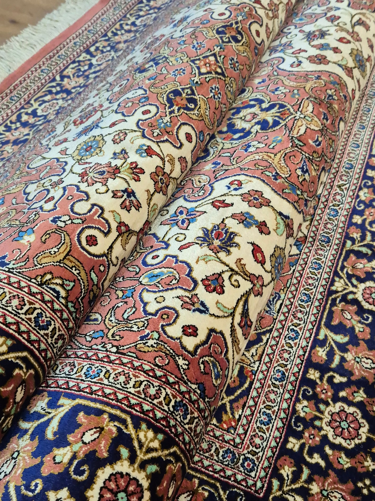 Ghom Teppich Seide auf Seide signiert feine Knüpfung