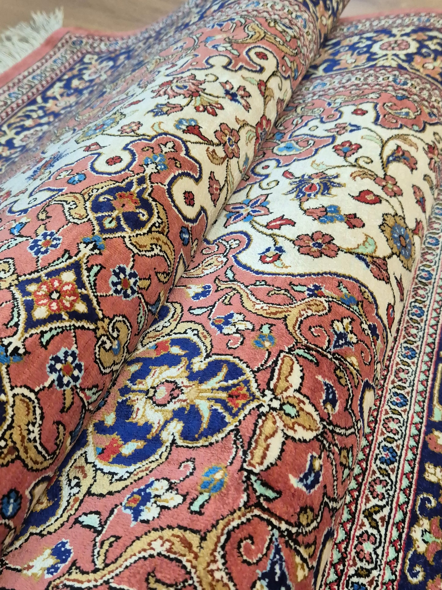 Ghom Teppich Seide auf Seide signiert feine Knüpfung