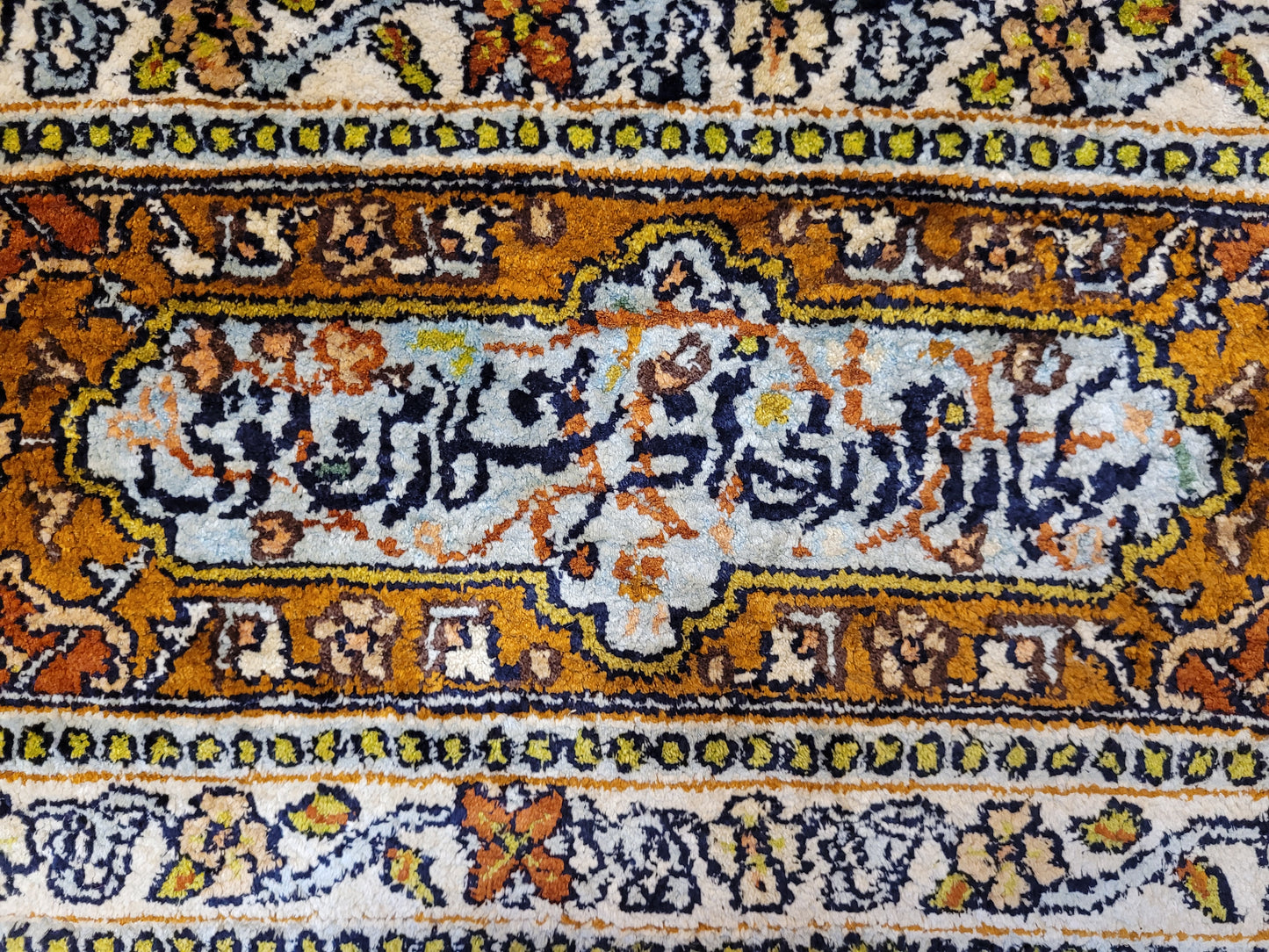 Kaschmir Naturseide Teppich Jagdmotiv feine Knüpfung