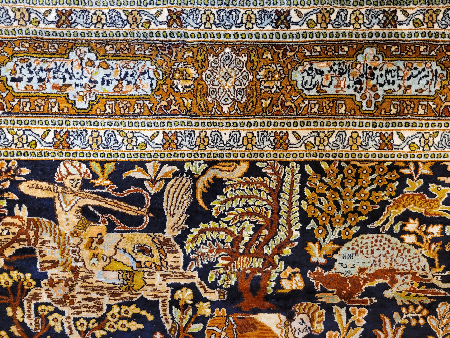 Kaschmir Naturseide Teppich Jagdmotiv feine Knüpfung