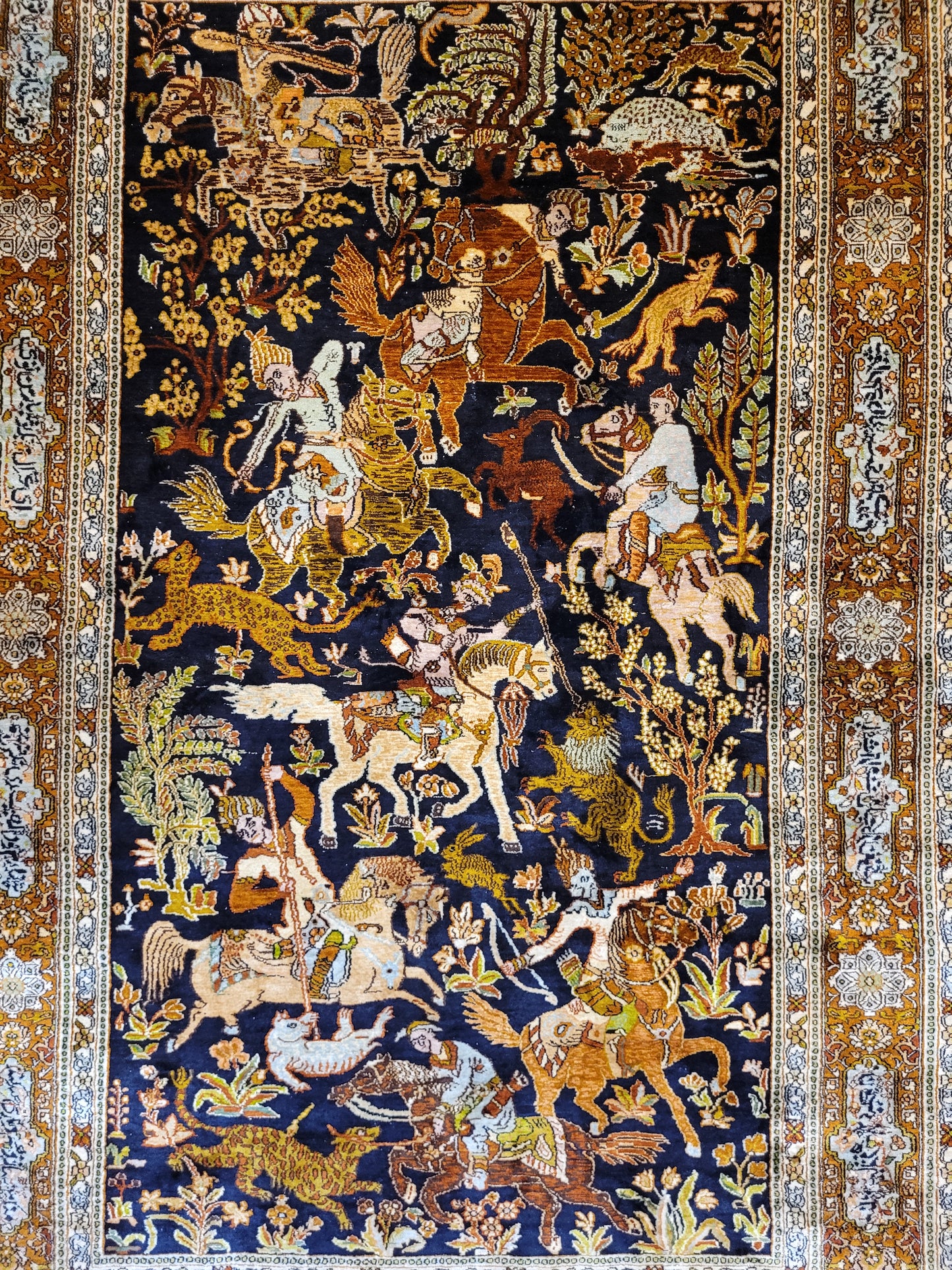 Kaschmir Naturseide Teppich Jagdmotiv feine Knüpfung