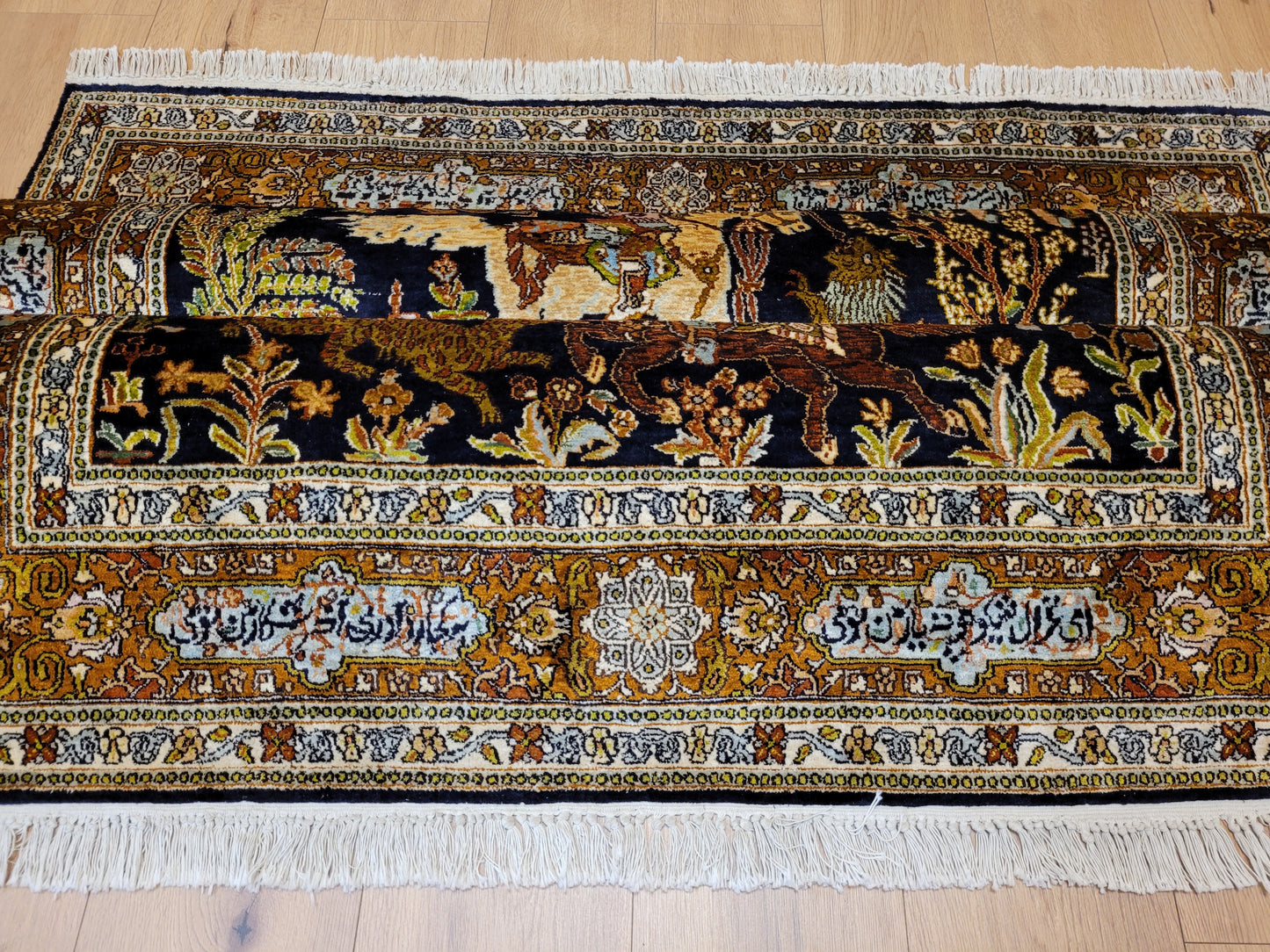 Kaschmir Naturseide Teppich Jagdmotiv feine Knüpfung