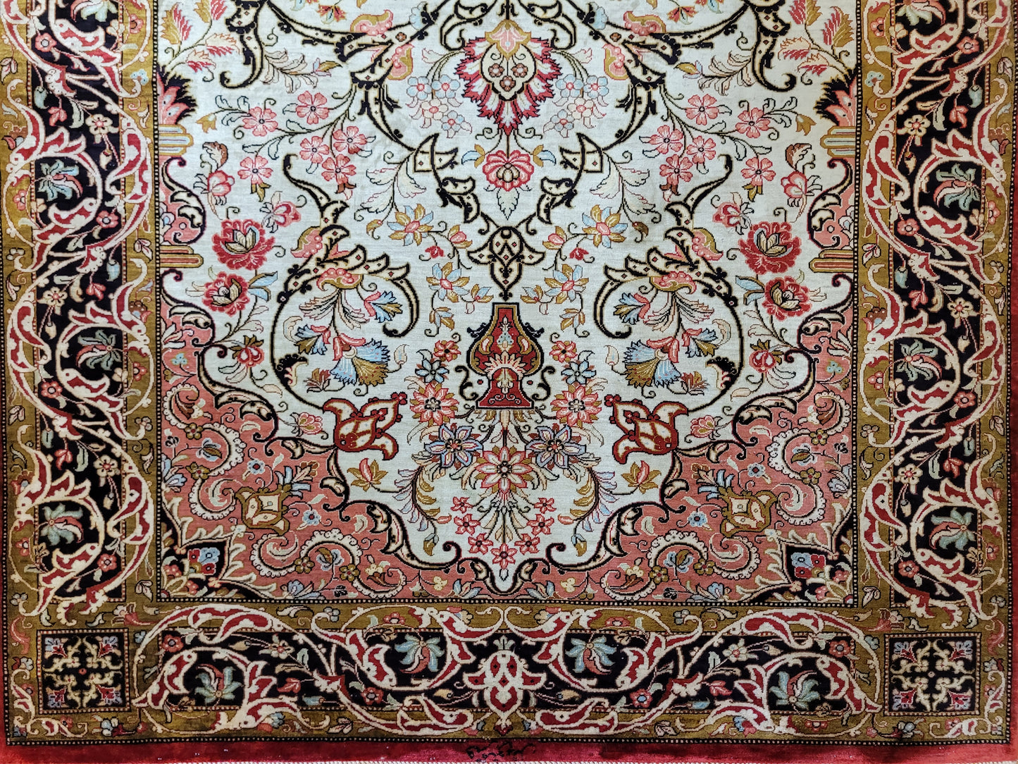 Ghom Seide auf Seide Teppich florales Medaillon signiert