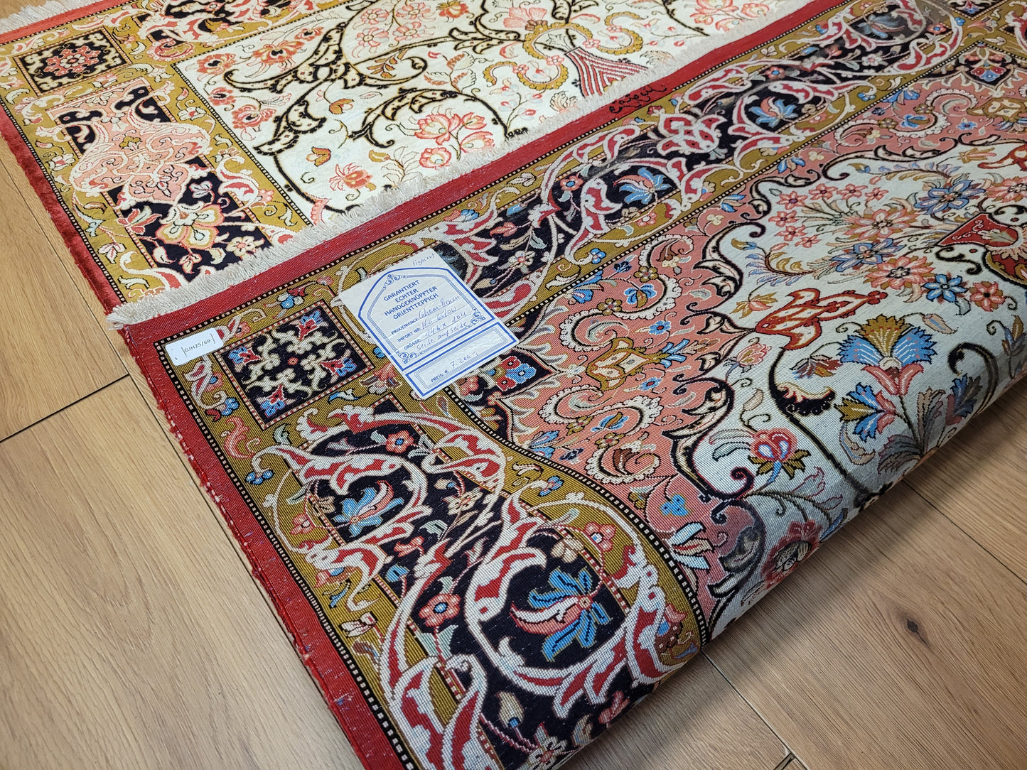 Ghom Seide auf Seide Teppich florales Medaillon signiert