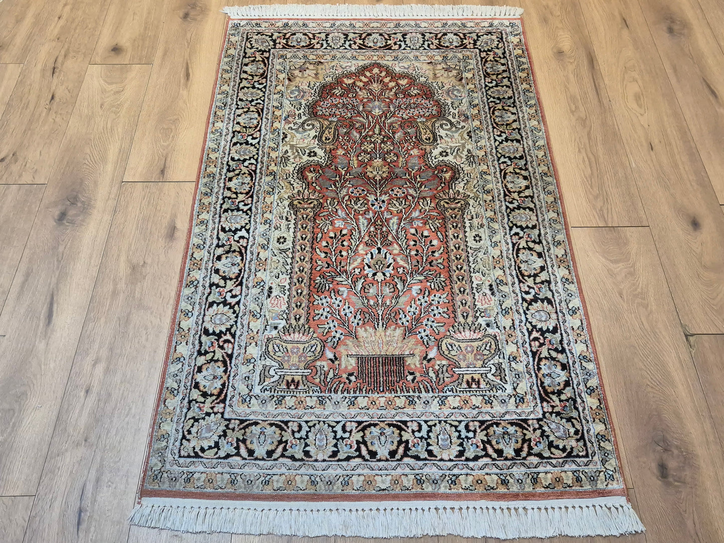 Kashmir Teppich Reine Seide Lebensbaum Motiv feine Knüpfung