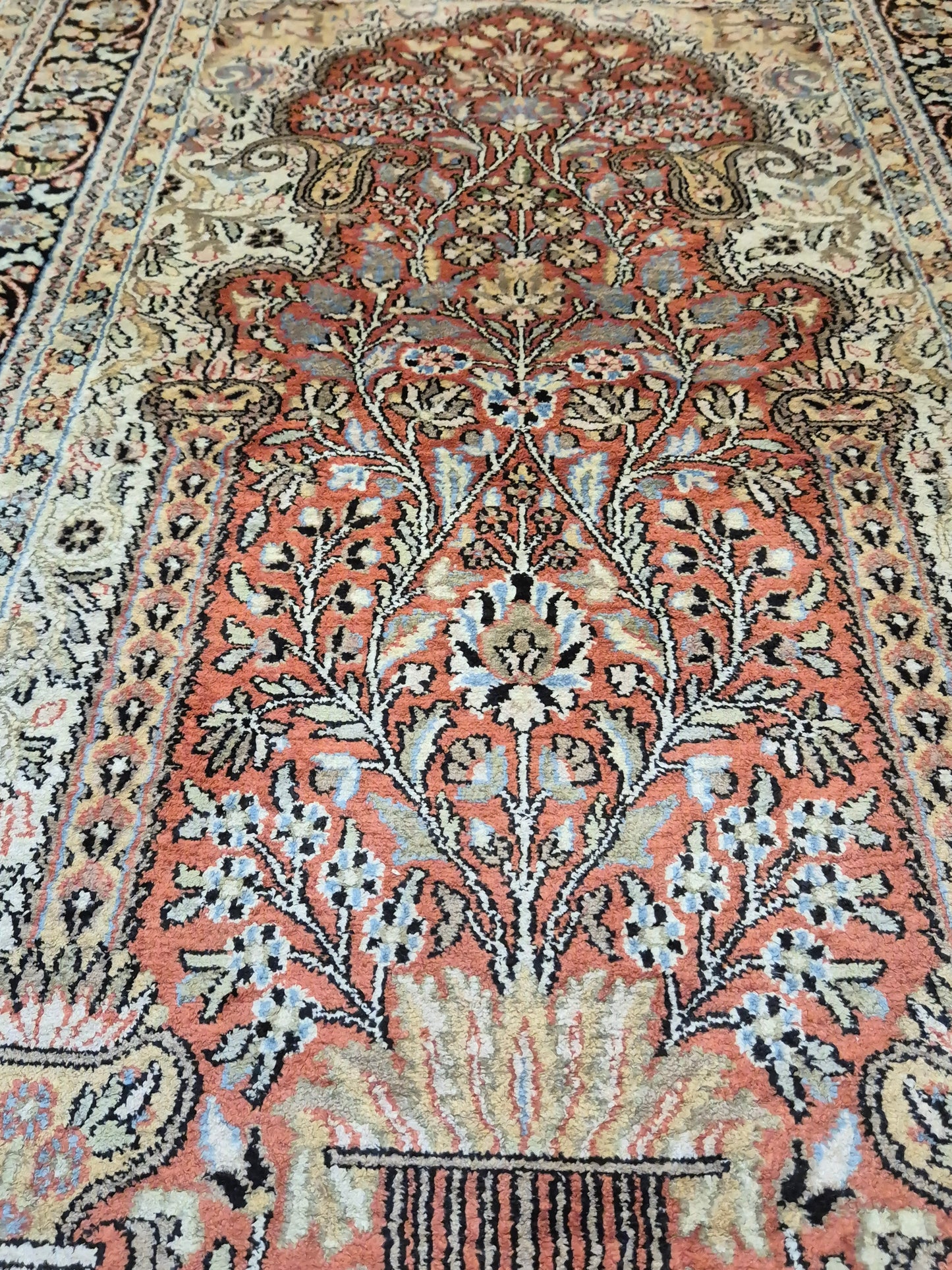 Kashmir Teppich Reine Seide Lebensbaum Motiv feine Knüpfung