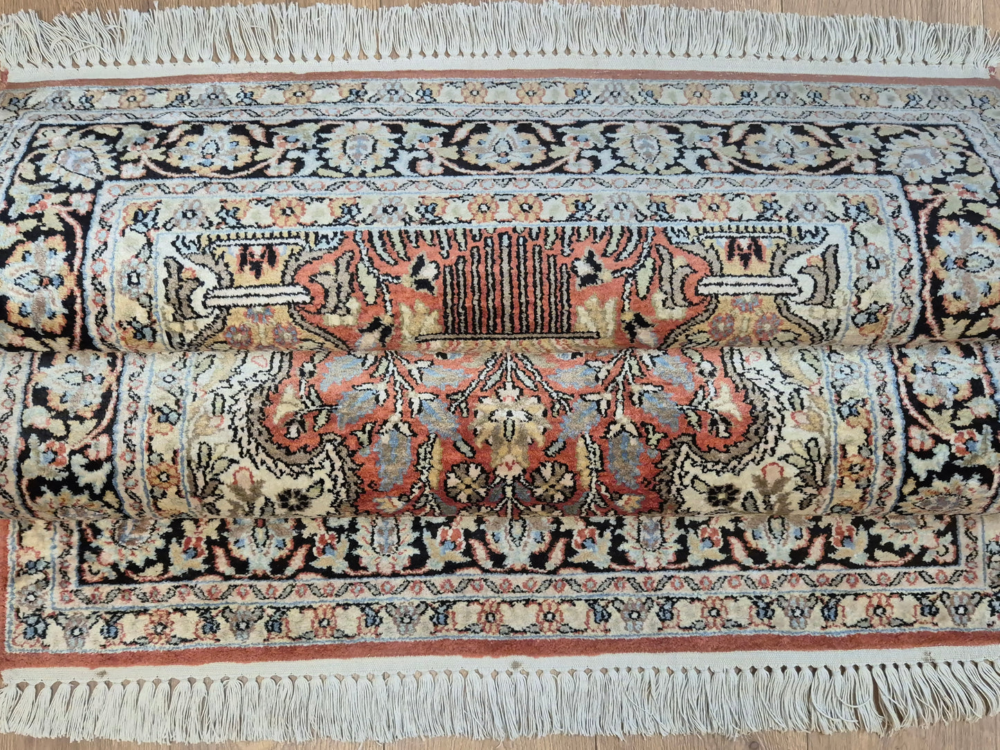 Kashmir Teppich Reine Seide Lebensbaum Motiv feine Knüpfung