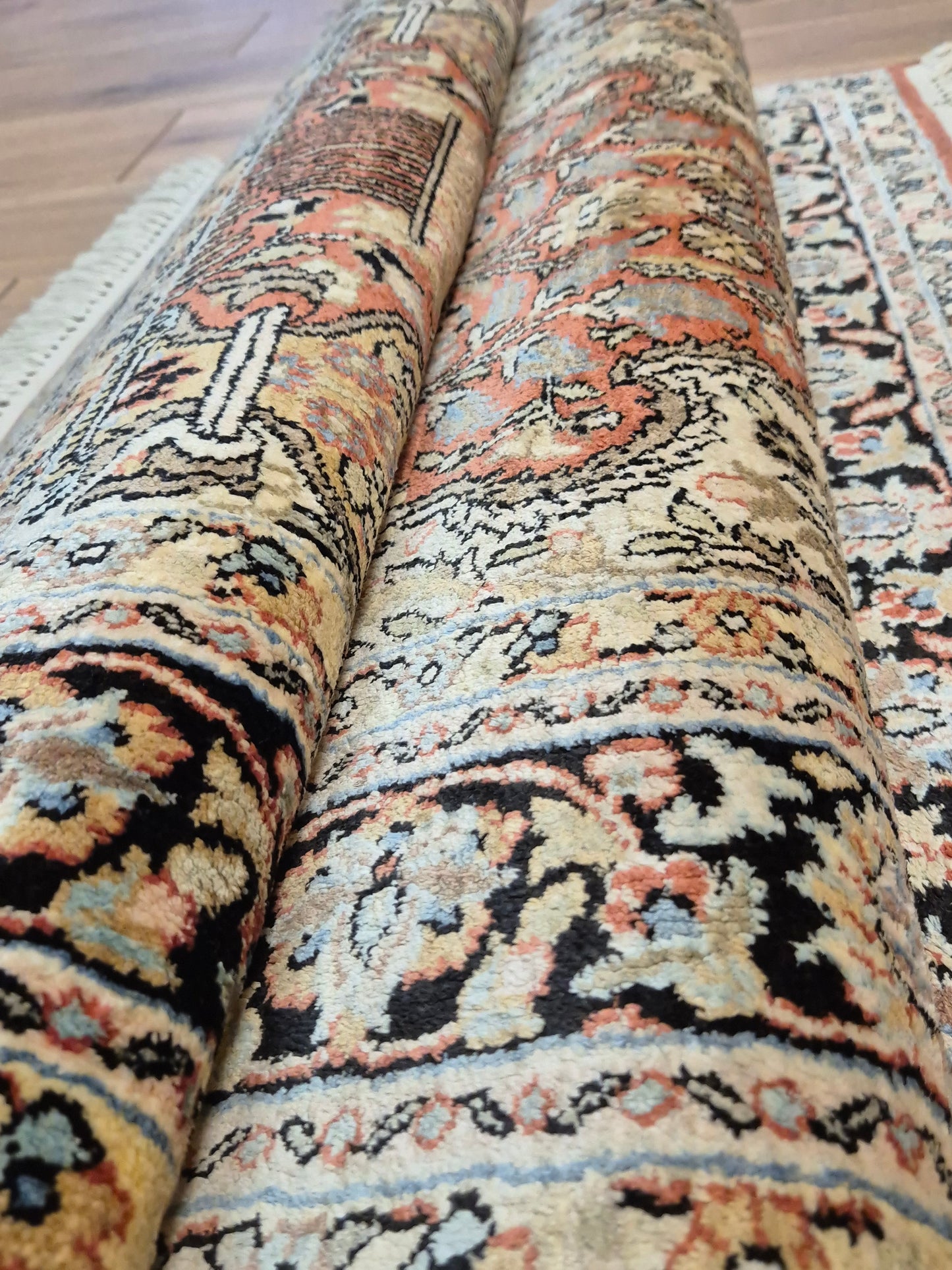 Kashmir Teppich Reine Seide Lebensbaum Motiv feine Knüpfung