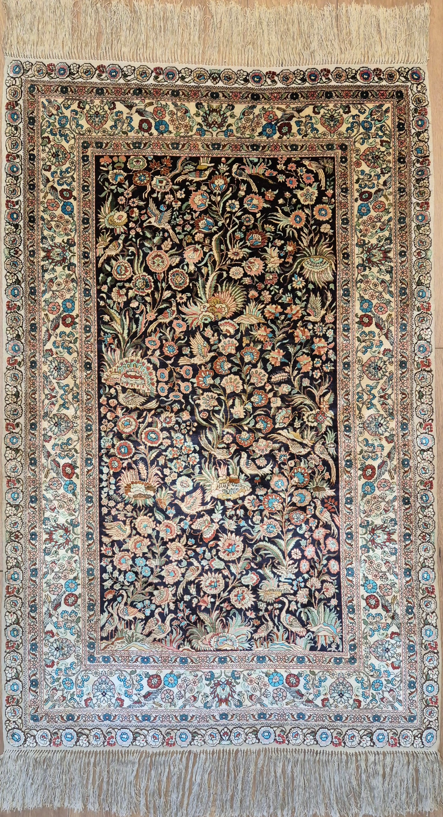 Hereke Seide Teppich China Naturseide florales Muster sehr fein