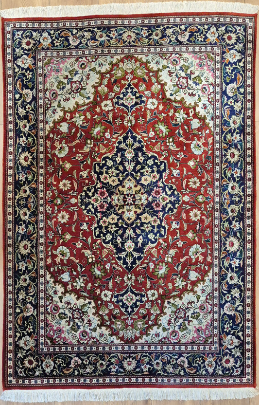 Ghom Seide Teppich Seide auf Seide Medaillon florales Muster