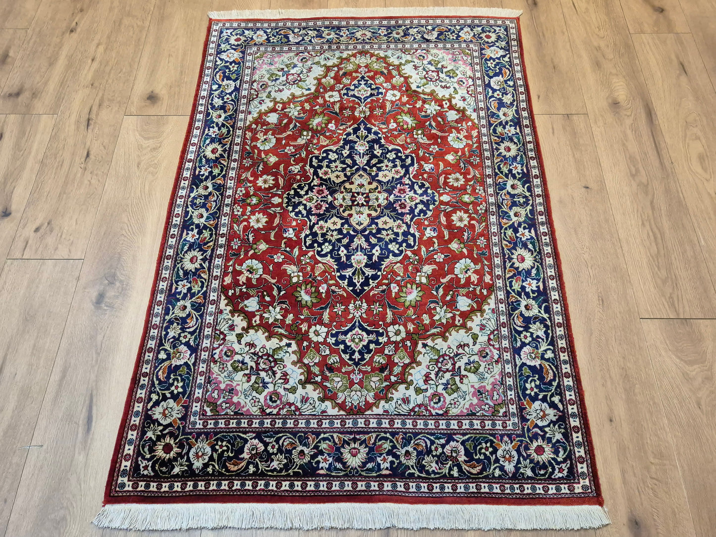 Ghom Seide Teppich Seide auf Seide Medaillon florales Muster