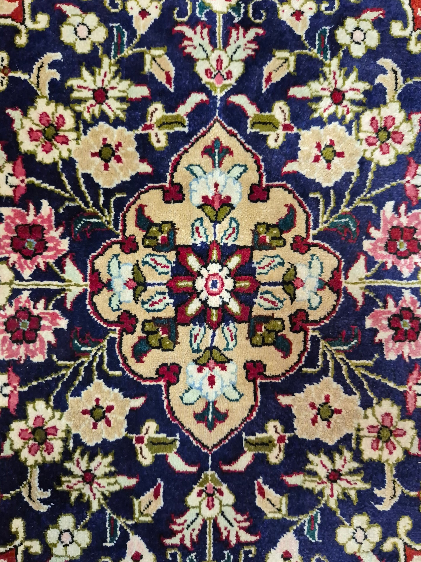 Ghom Seide Teppich Seide auf Seide Medaillon florales Muster