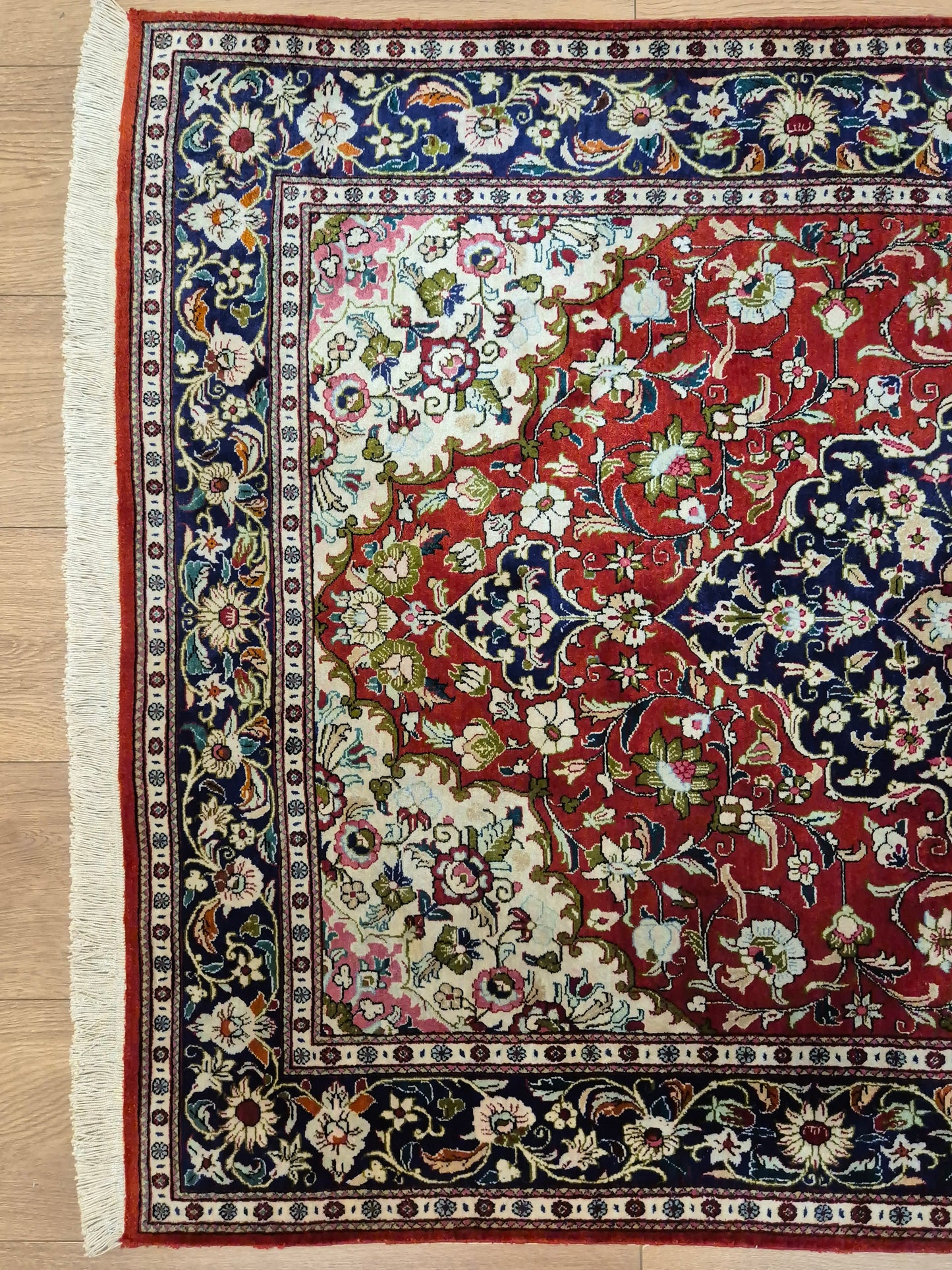 Ghom Seide Teppich Seide auf Seide Medaillon florales Muster