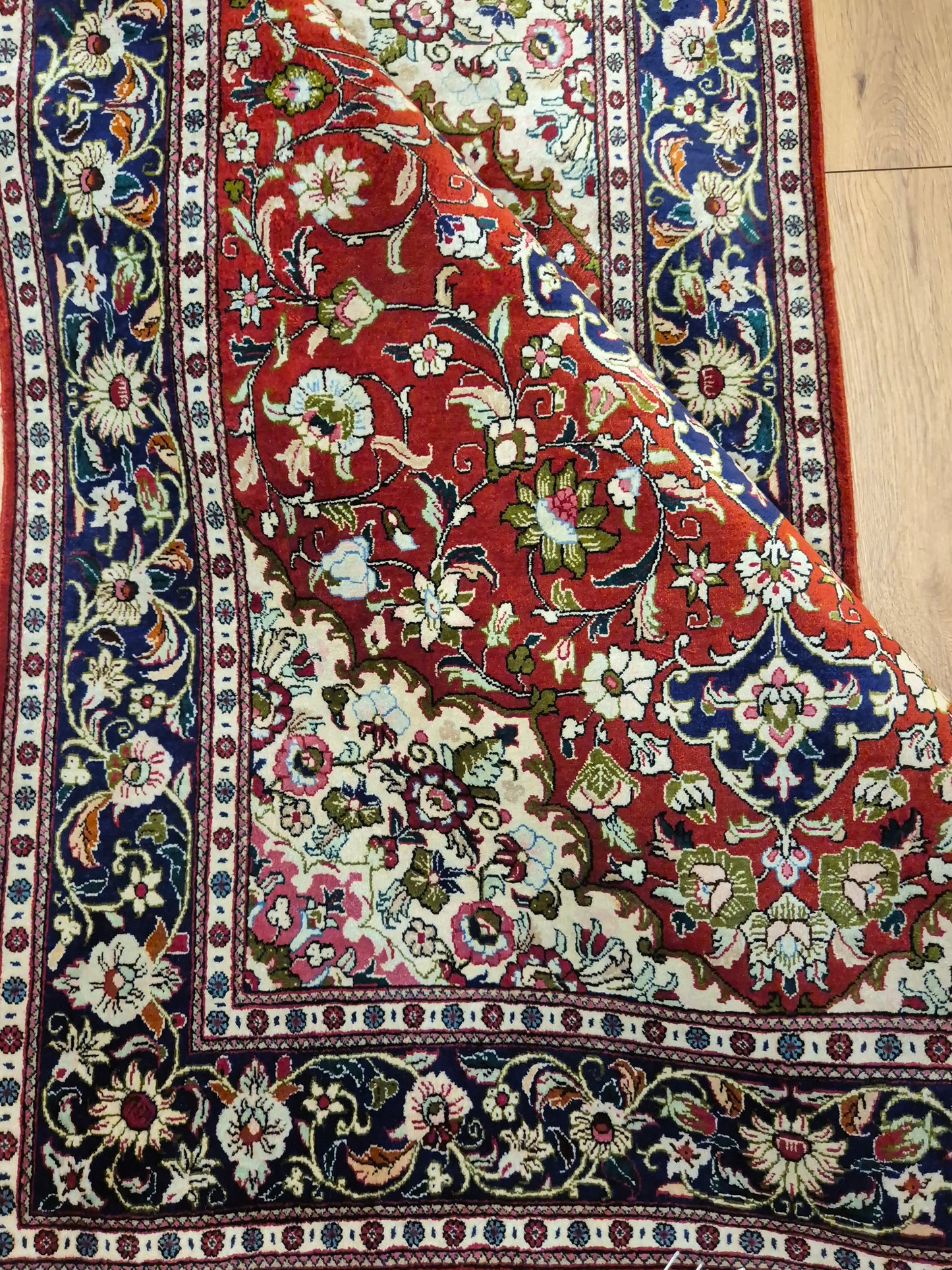 Ghom Seide Teppich Seide auf Seide Medaillon florales Muster