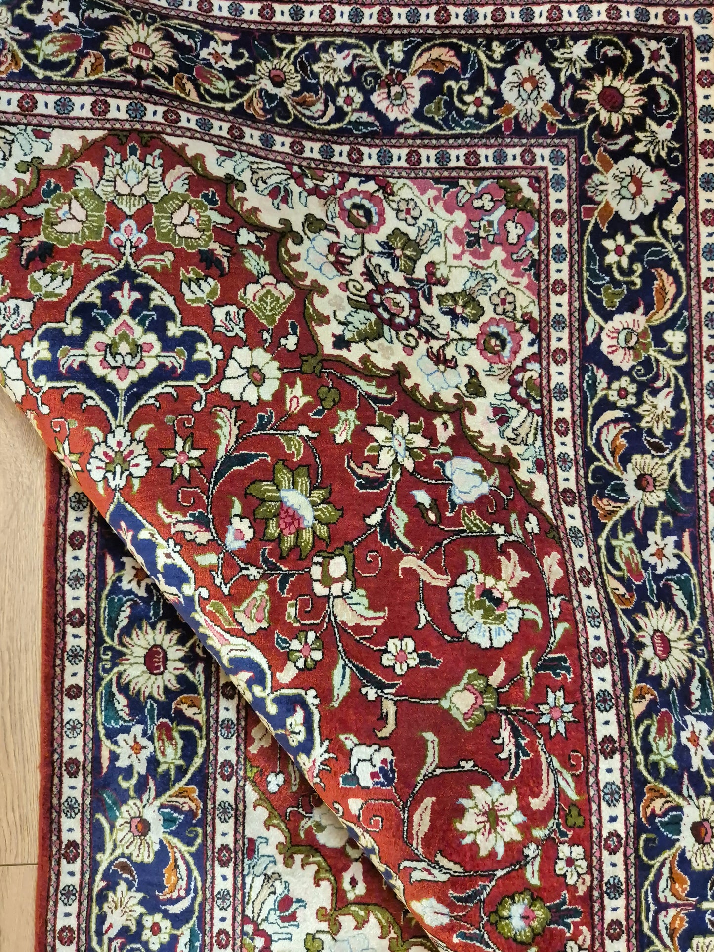 Ghom Seide Teppich Seide auf Seide Medaillon florales Muster