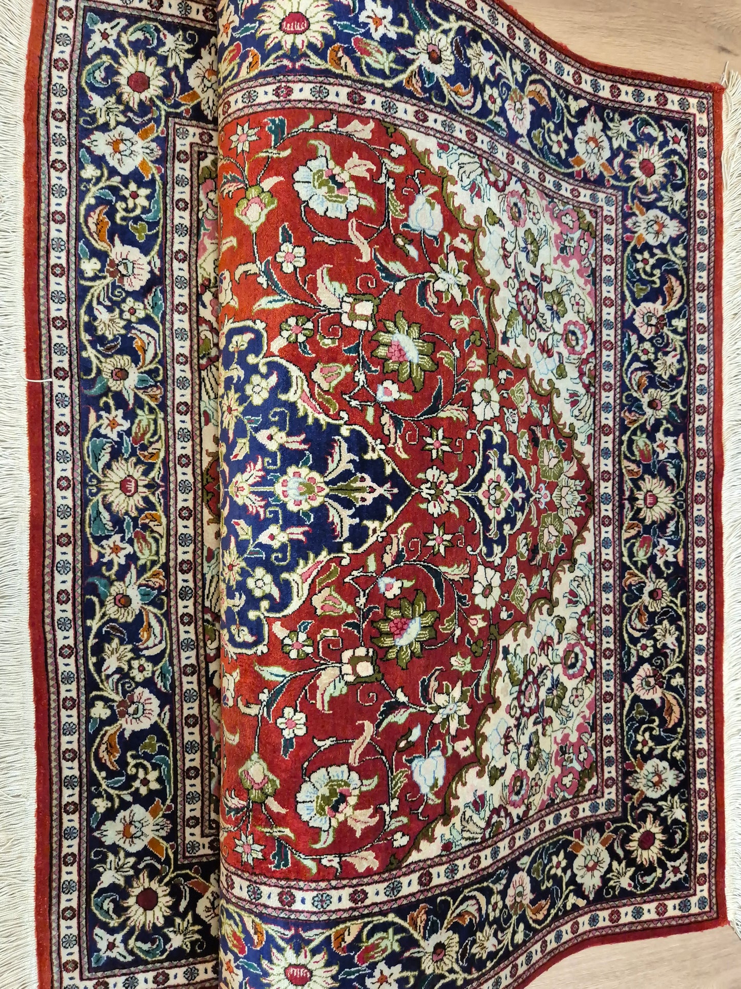 Ghom Seide Teppich Seide auf Seide Medaillon florales Muster