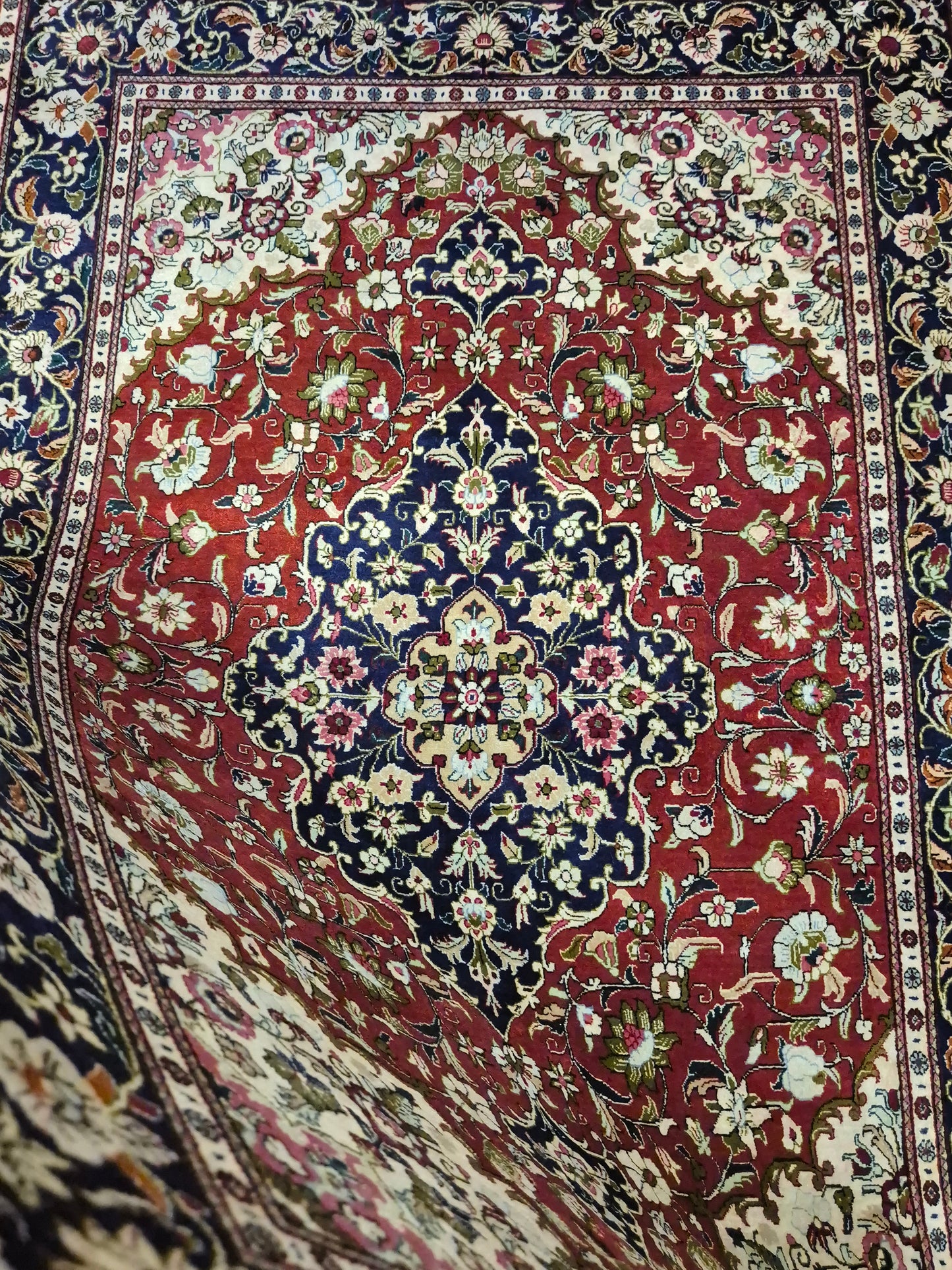 Ghom Seide Teppich Seide auf Seide Medaillon florales Muster