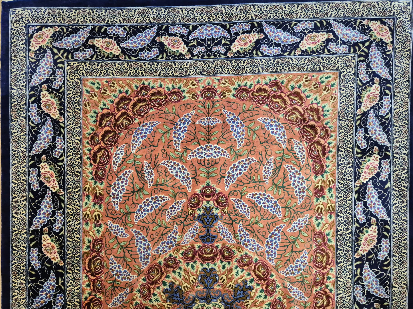 Ghom Seide Teppich Seide auf Seide signiert florales Medaillon