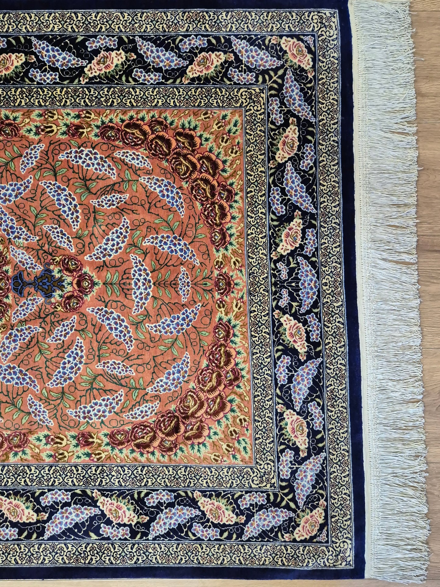 Ghom Seide Teppich Seide auf Seide signiert florales Medaillon