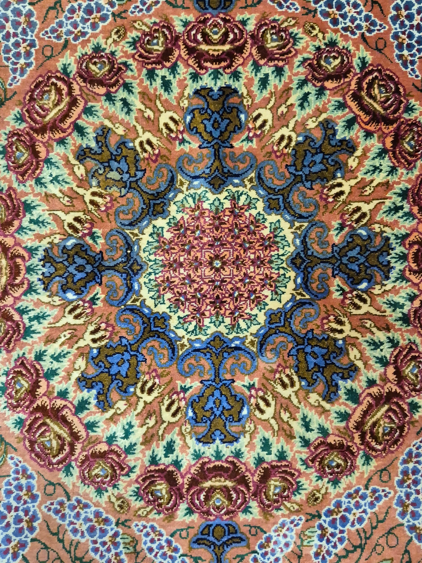 Ghom Seide Teppich Seide auf Seide signiert florales Medaillon