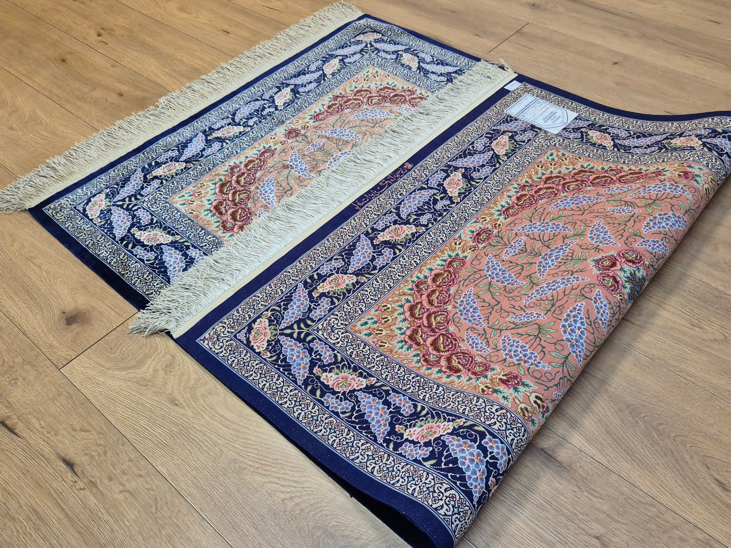 Ghom Seide Teppich Seide auf Seide signiert florales Medaillon