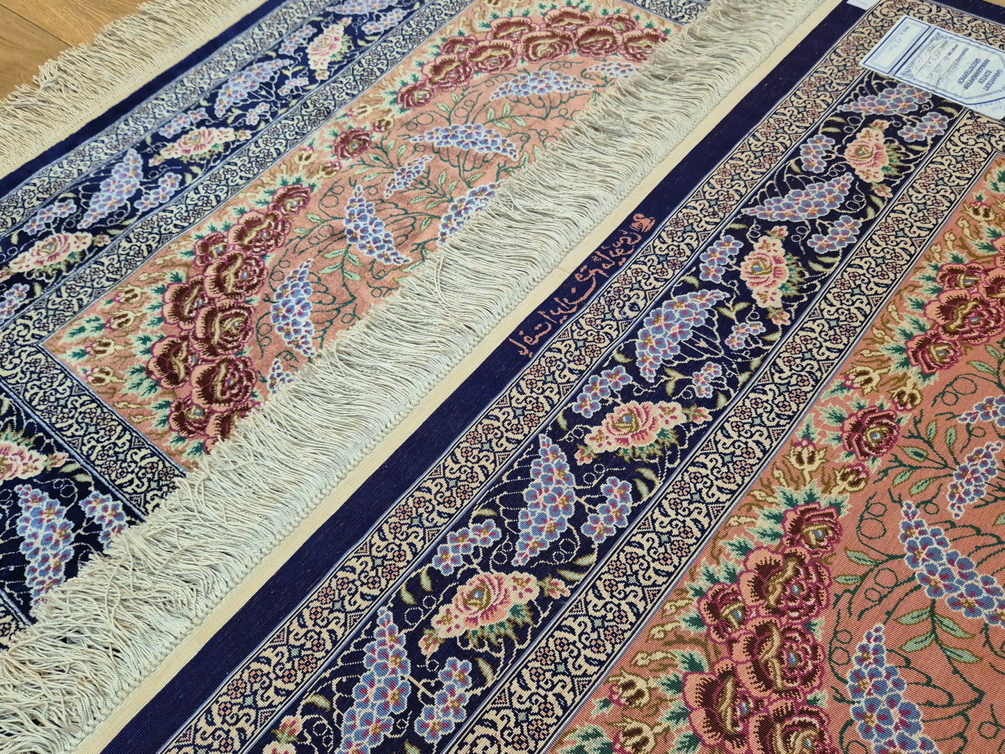 Ghom Seide Teppich Seide auf Seide signiert florales Medaillon