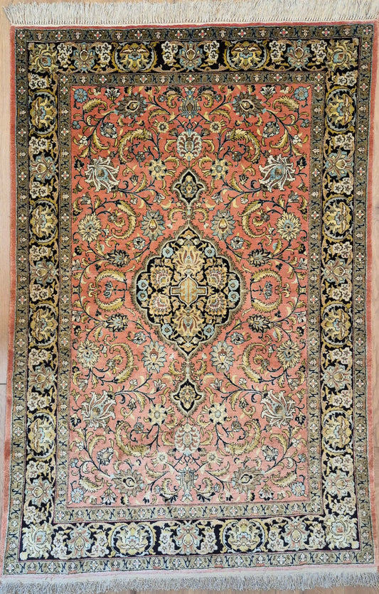 Ghom Seide Teppich Seide auf Seide florales Medaillon feine Knüpfung