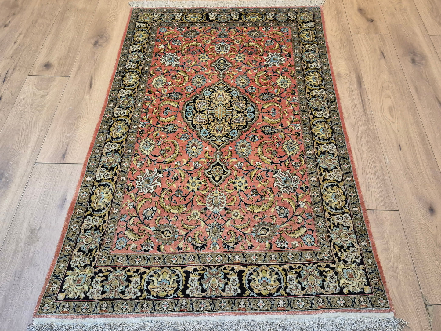 Ghom Seide Teppich Seide auf Seide florales Medaillon feine Knüpfung