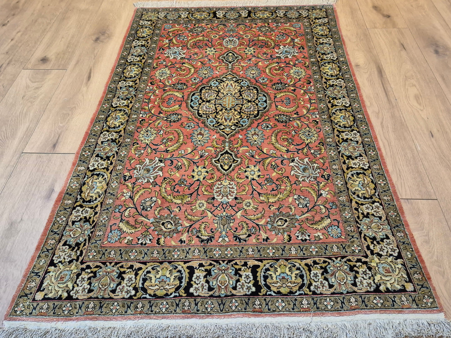 Ghom Seide Teppich Seide auf Seide florales Medaillon feine Knüpfung