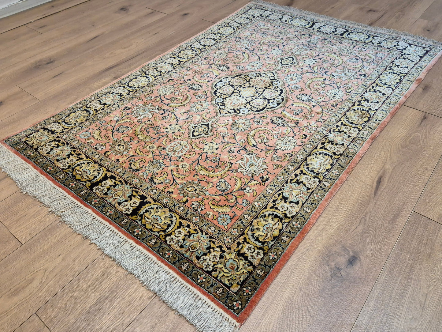 Ghom Seide Teppich Seide auf Seide florales Medaillon feine Knüpfung