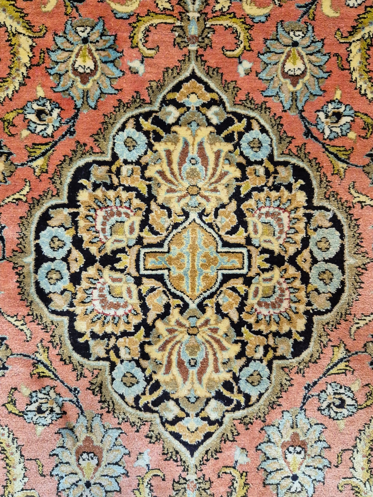 Ghom Seide Teppich Seide auf Seide florales Medaillon feine Knüpfung