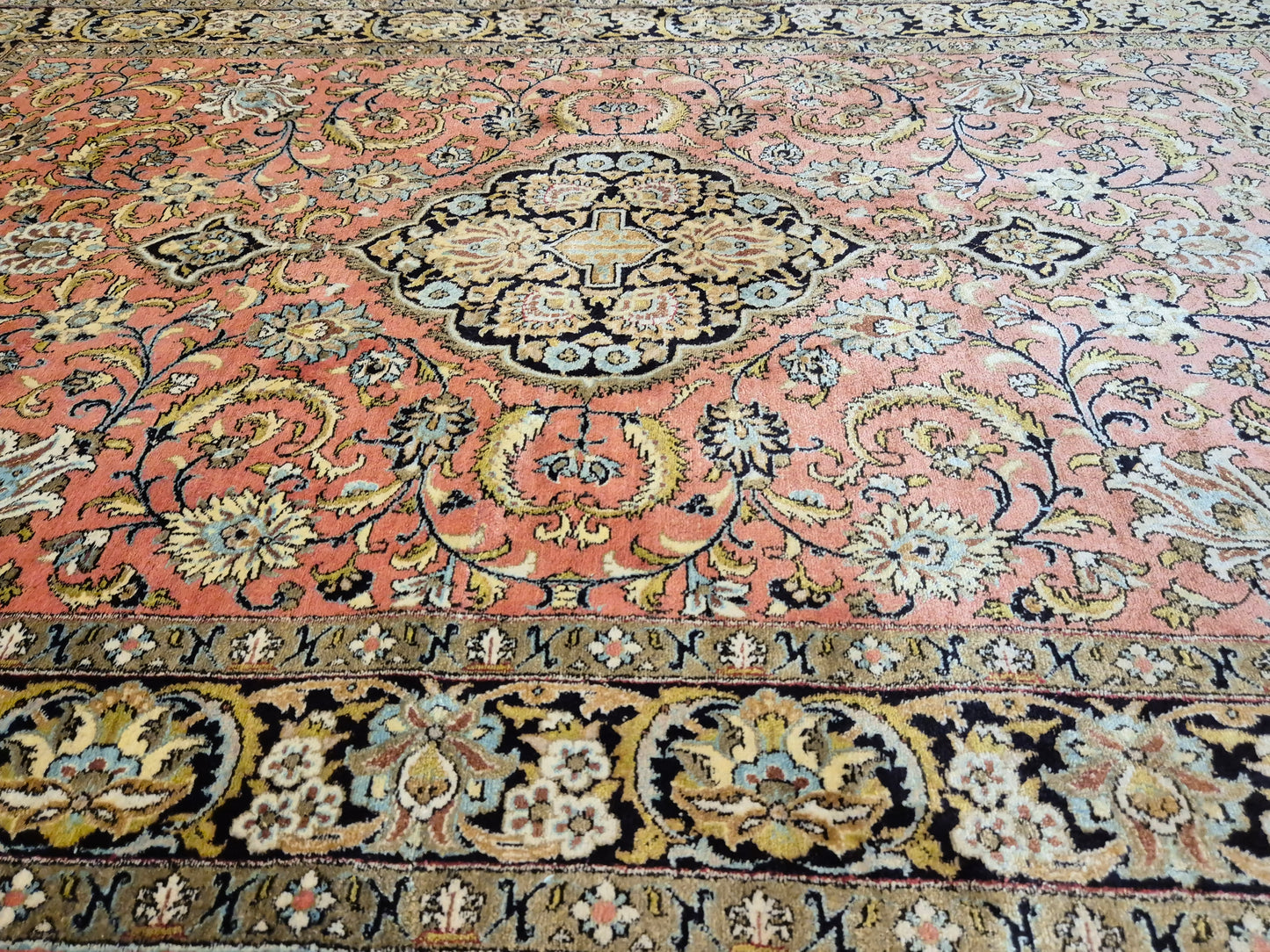 Ghom Seide Teppich Seide auf Seide florales Medaillon feine Knüpfung